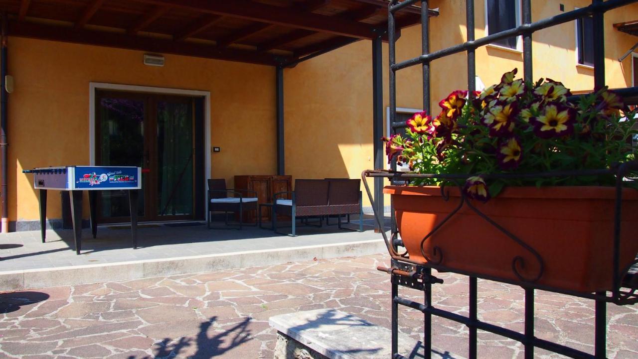 Appartement Casale Mammarella à LʼAquila Extérieur photo