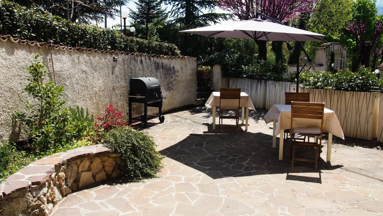 Appartement Casale Mammarella à LʼAquila Extérieur photo